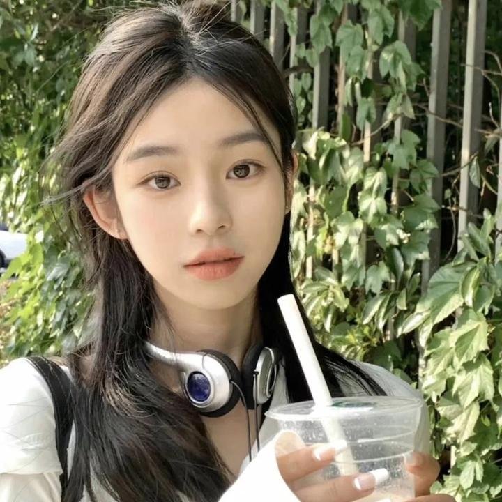 灵欲相通姊妹花 海报